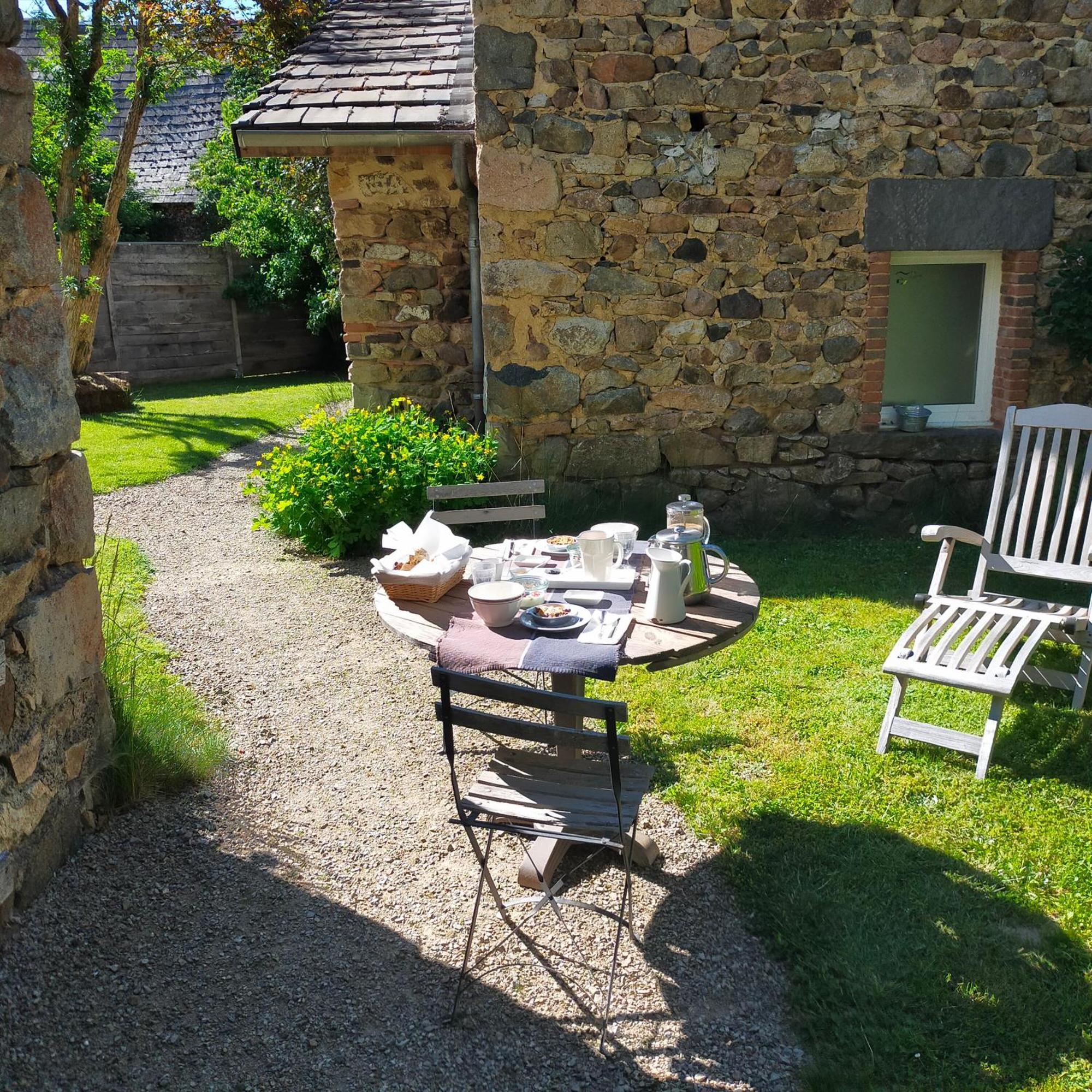 Suites De Campagne Les Eydieux, Petits Dejeuners Inclus Saint-Angel  외부 사진