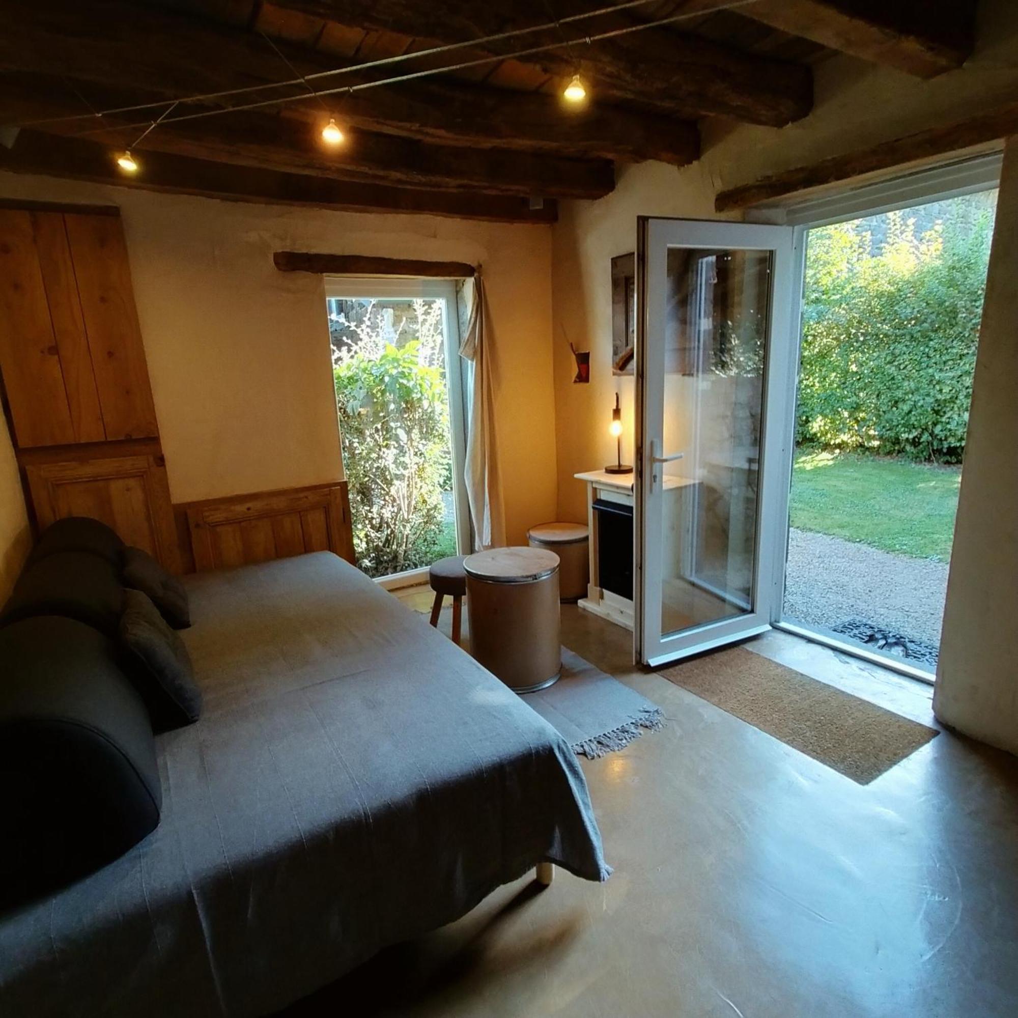 Suites De Campagne Les Eydieux, Petits Dejeuners Inclus Saint-Angel  외부 사진